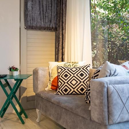 Apartamento Invigorating Studio Flat Near Kordon In Alsancak Esmirna Exterior foto