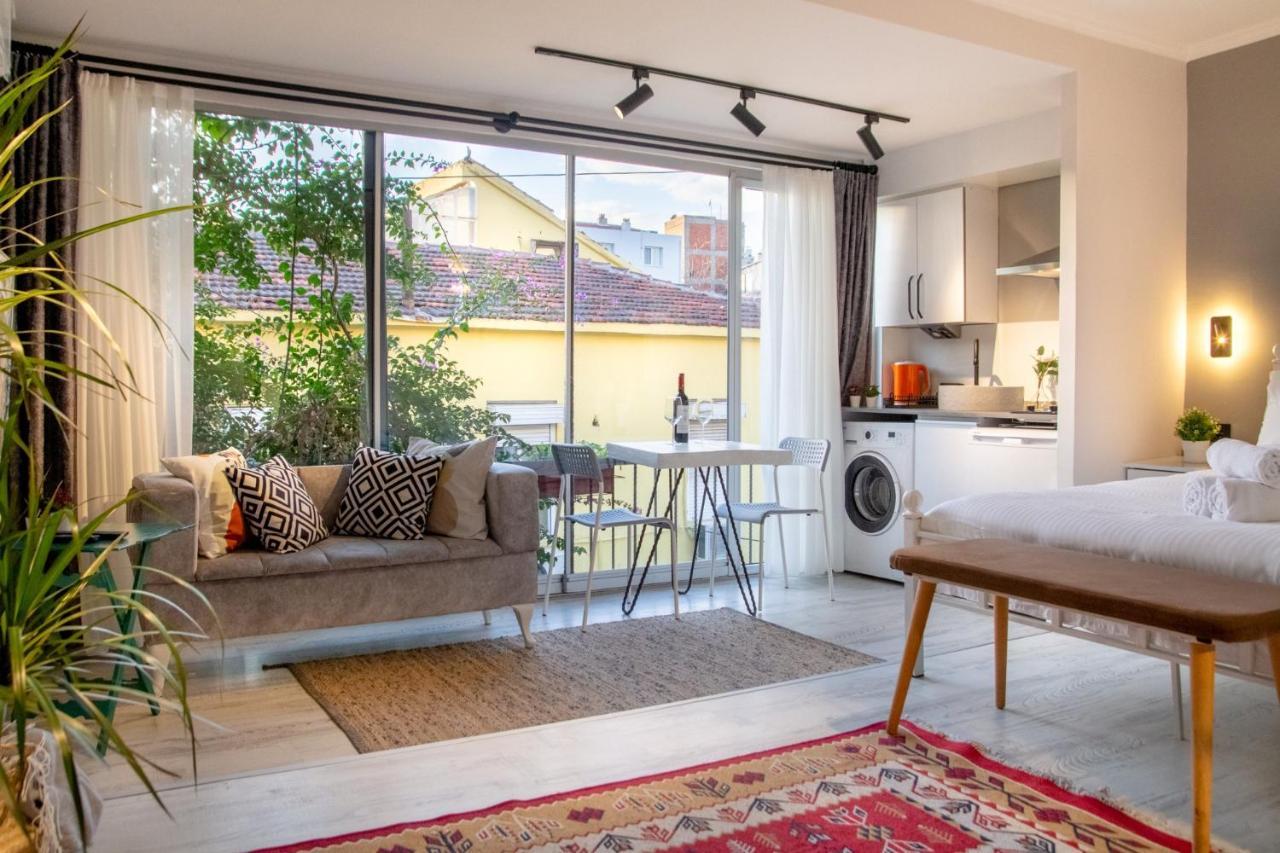 Apartamento Invigorating Studio Flat Near Kordon In Alsancak Esmirna Exterior foto